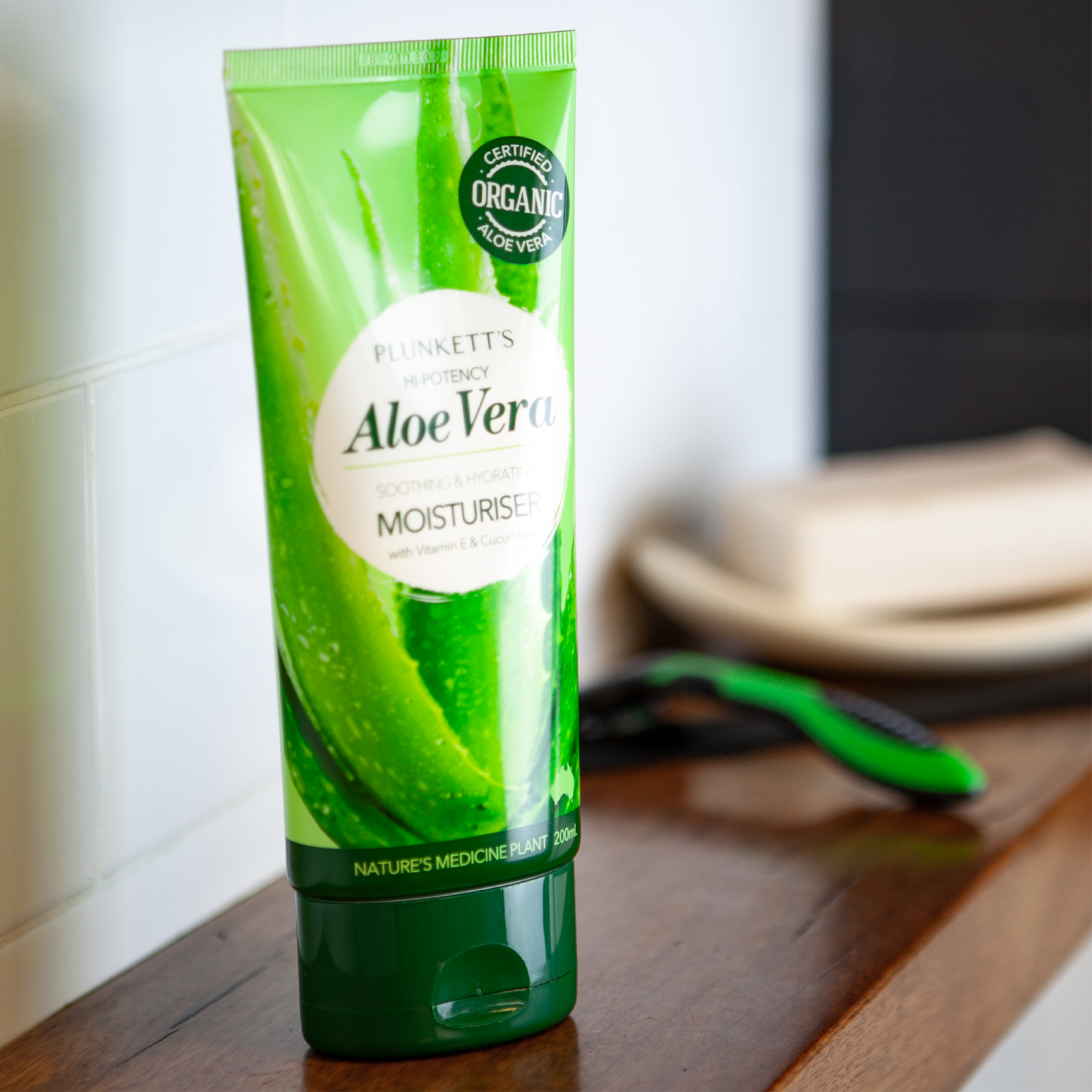 PLUNKETTS HI POTENCY ALOE VERA AFTERSUN MOISTURISER 200ML - Image 4