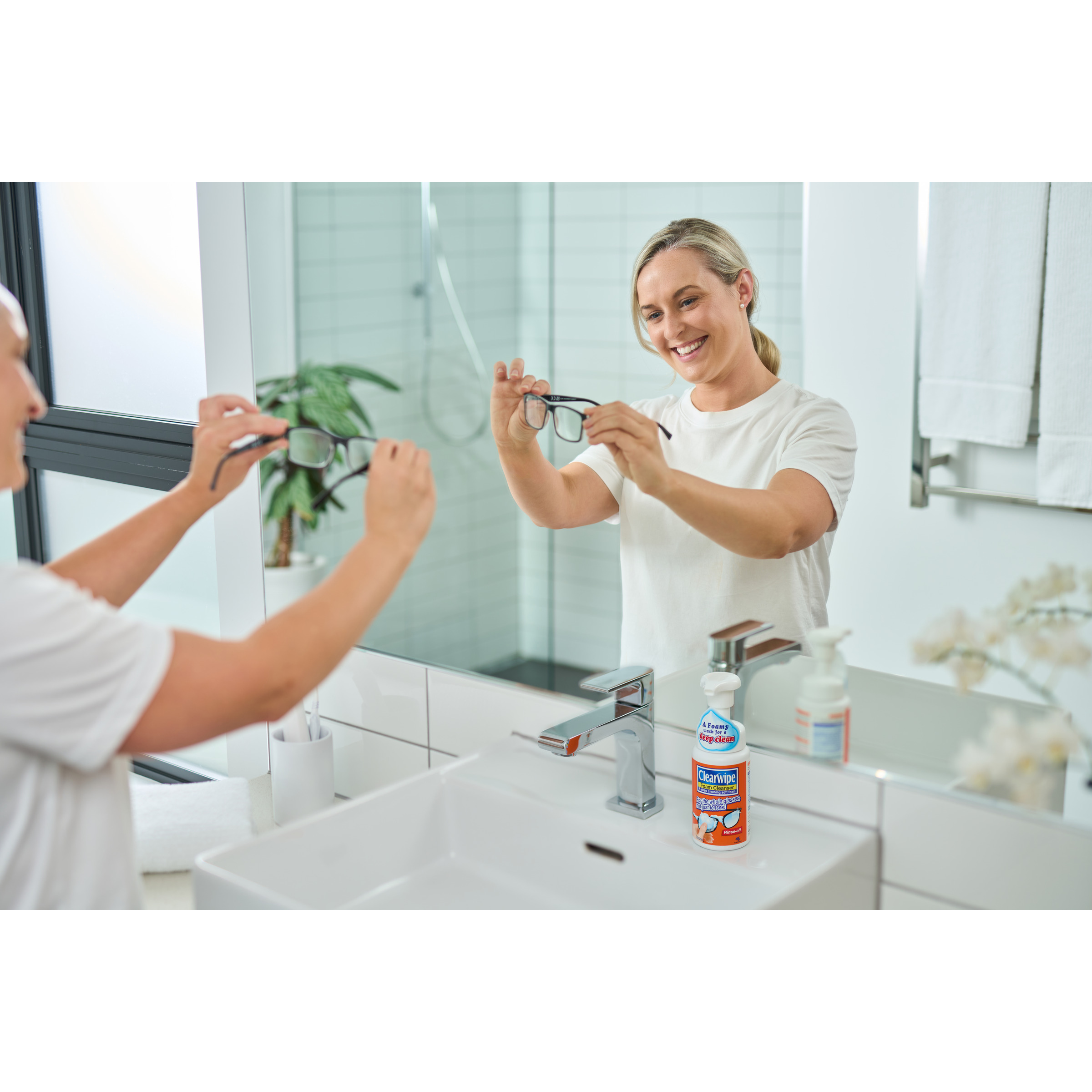 CLEARWIPE FOAM CLEANSER 140ML - Image 6