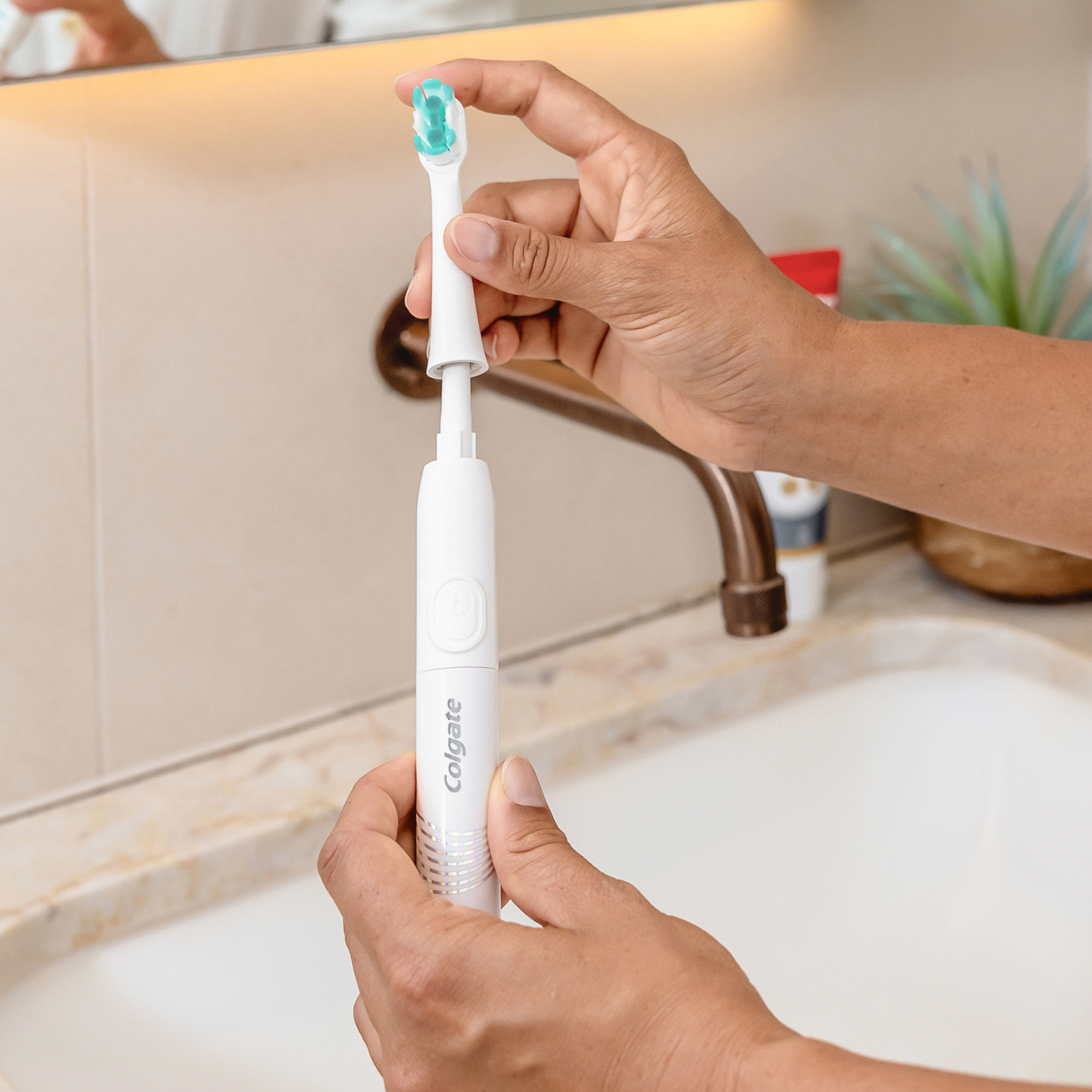 COLGATE TOOTHBRUSH TOTAL POWER TOOTHBRUSH REFILL 2 PACK - Image 4