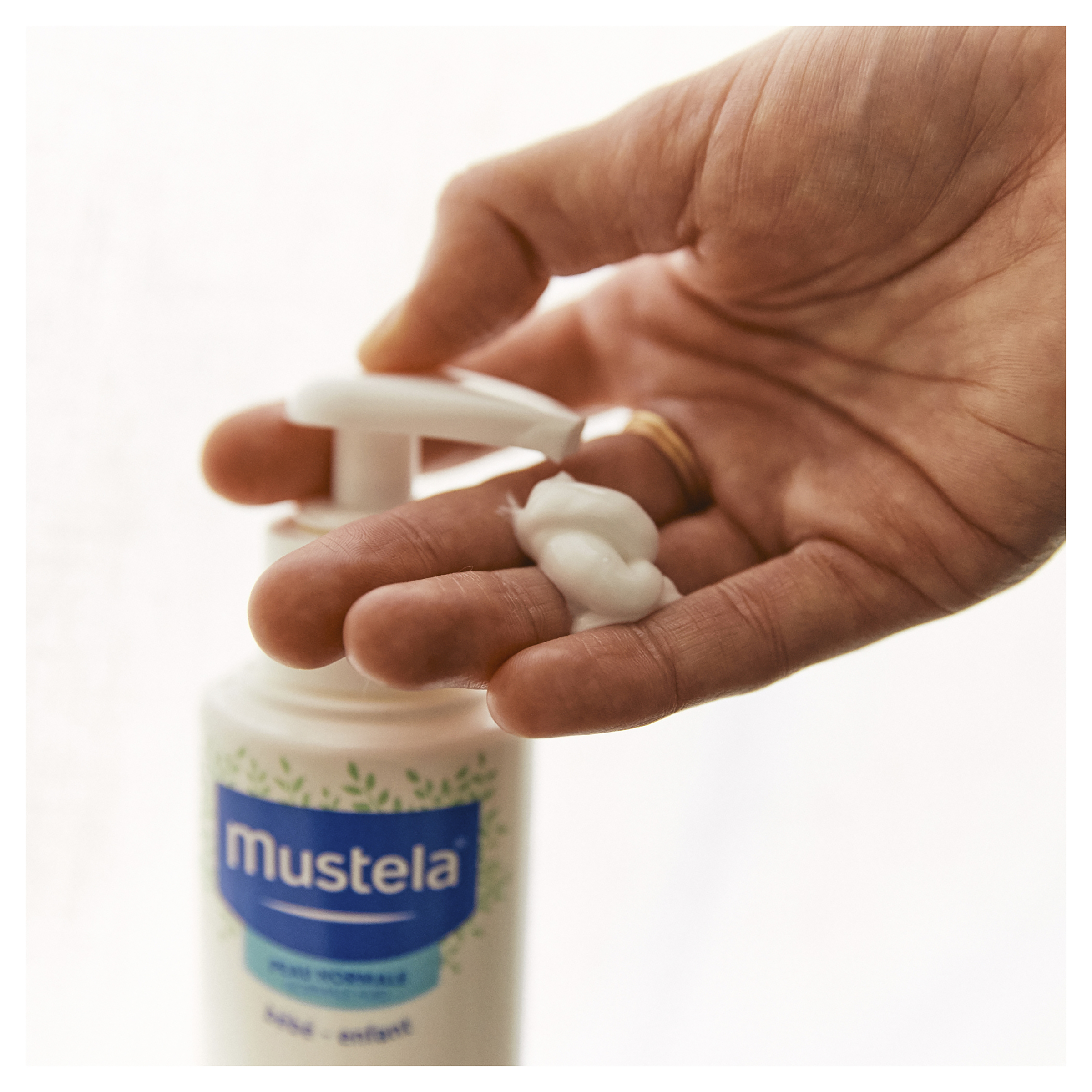 MUSTELA BEBE HYDRA-BEBE BODY LOTION 300ML - Image 4