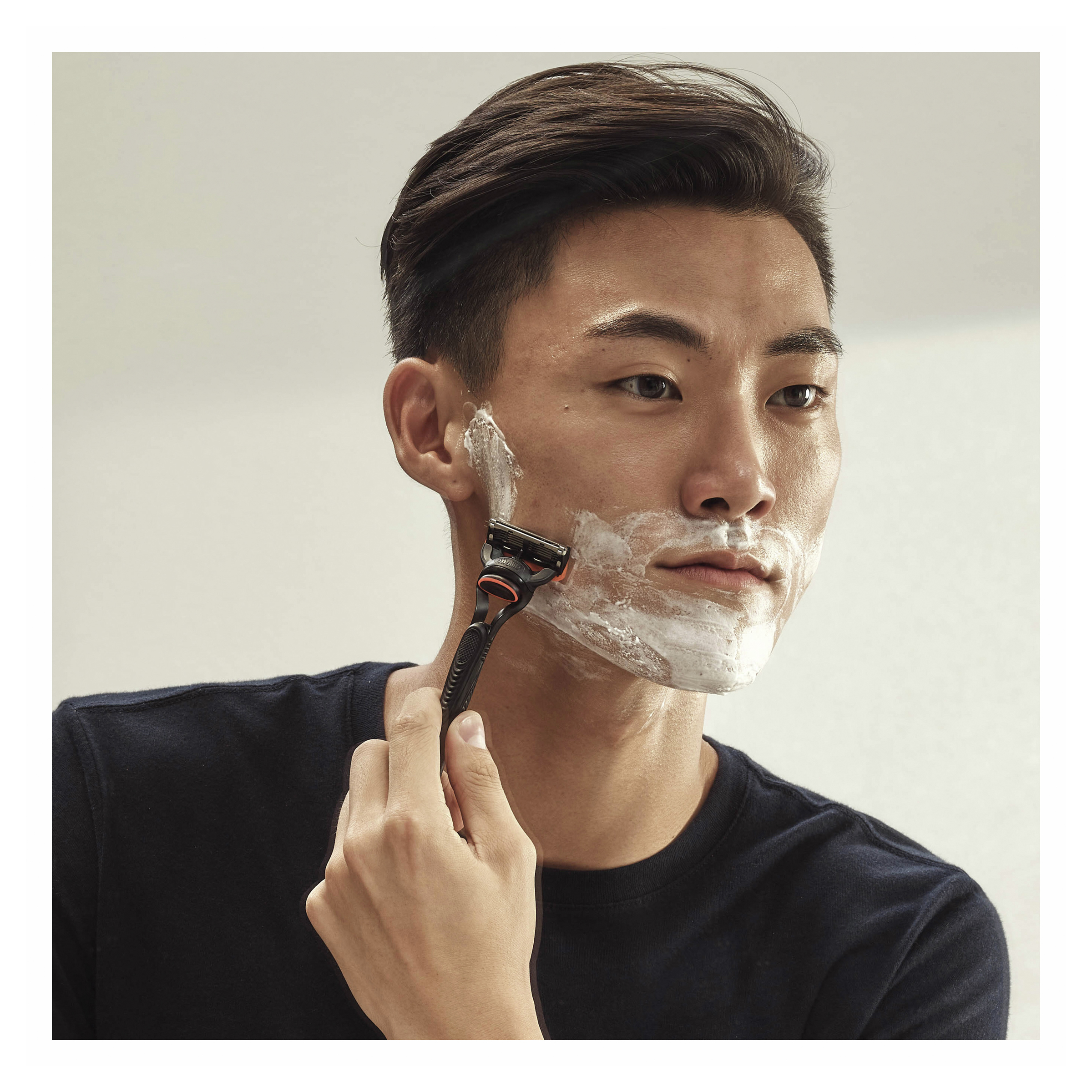 GILLETTE FUSION5 MANUAL REFILL BLADES 4 PACK - Image 5
