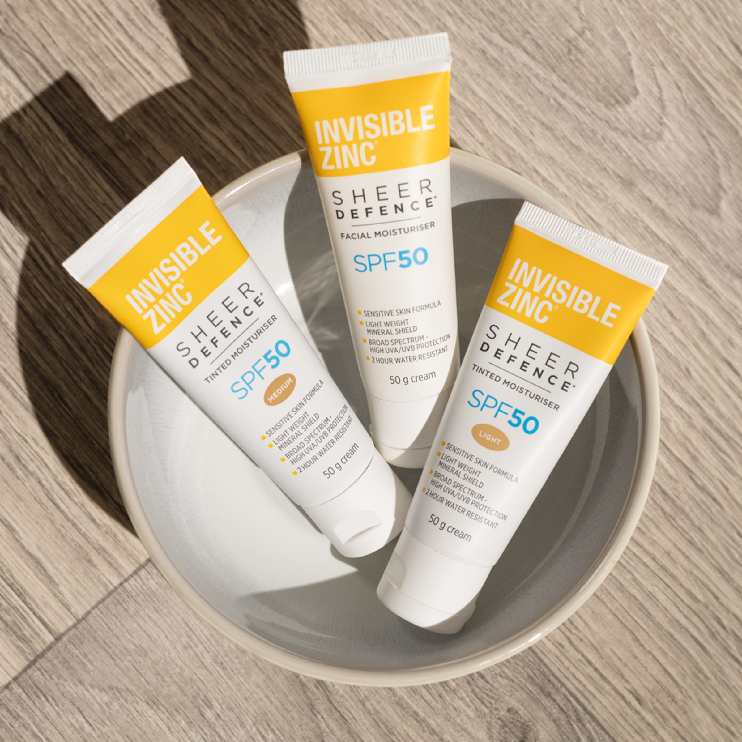 INVISIBLE ZINC SHEER DEFENCE TINTED LIGHT SUNSCREEN SPF50+ 50G - Image 9