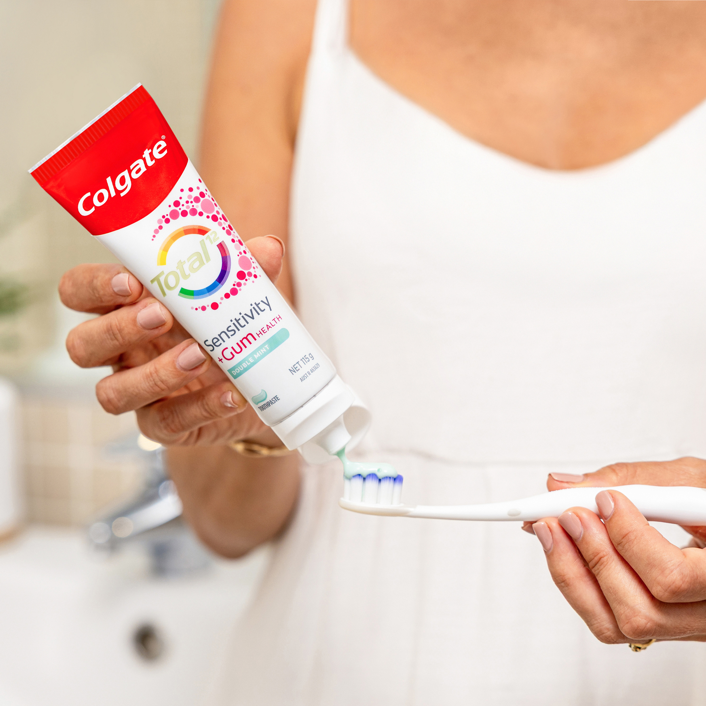 COLGATE TOOTHPASTE TOTAL SENSITIVITY + GUM MINT 115G - Image 3